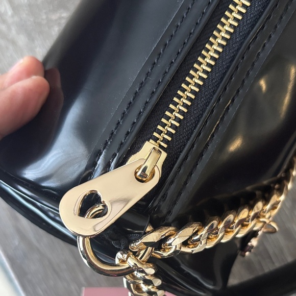 Juicy Couture Black Baguette Barrel Bag Gold Chain Heart Charm Y2K Glam NWT - Picture 8 of 10